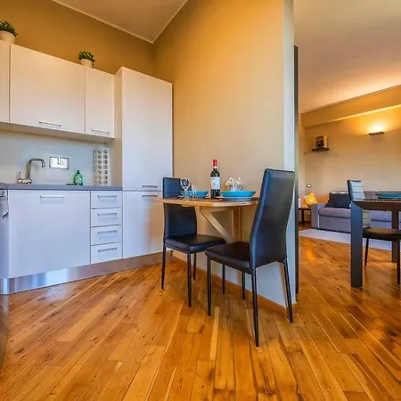 Sunny & Updated Flat With Panoramic City View 50M From M4 Stop Milaan Buitenkant foto