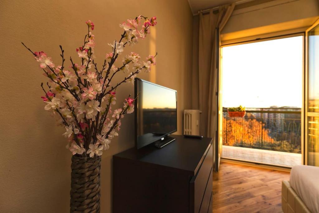 Sunny & Updated Flat With Panoramic View 50m From M4 Stop * Milaan